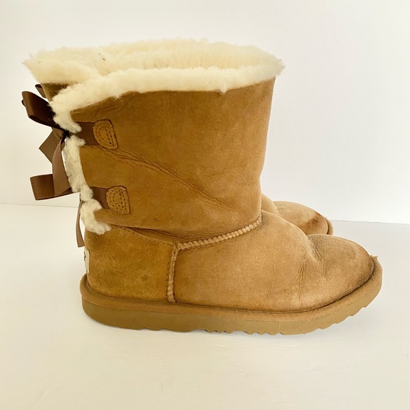 UGG Shoes - UGG Bailey Bow Boot Chestnut Size 5